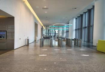 Location bureaux - Centre de La Défense, proche transports  à Puteaux - 92800