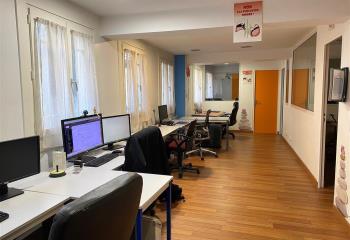 Location bureaux, centre-ville, proche station Esplanade de la Défense  à Puteaux - 92800