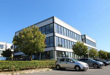 Location bureaux - Proche A34 et transports en commun  à Reims - 51100