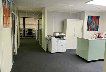 Location bureaux - Zone Farman, proche autoroutes A4 et A34