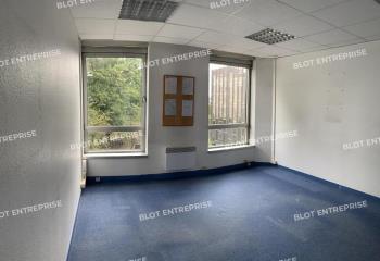 Location bureaux - Quartier Saint-Martin, proche centre-ville  à Rennes - 35000