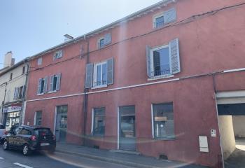 Location bureaux - Centre-ville, proche bus et parking  à Rillieux-la-Pape - 69140