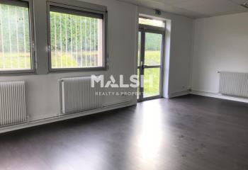 Location bureaux - Proche bus et gare SNCF  à Rillieux-la-Pape - 69140