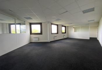 Location bureaux - Proche A86, RER E et Métro