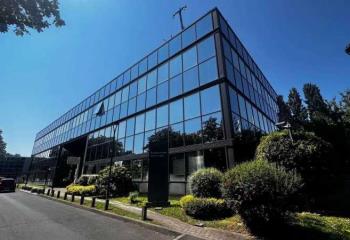 Location bureaux - Proche RER E, Bus et Autoroute A86  à Rosny-sous-Bois - 93110