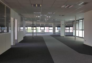 Location bureaux Rive Gauche - Proche ligne T4 et autoroute A13  à Rouen - 76000