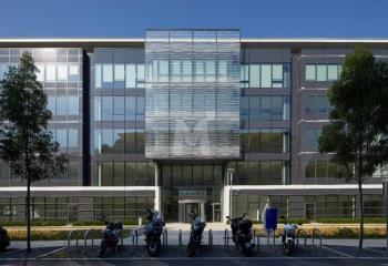 Location bureaux - Proche A6, N7, RER, Tram et Bus  à Rungis - 94150