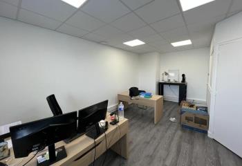 Location bureau - Proche A10 et transports en commun  à Saint-Avertin - 37550
