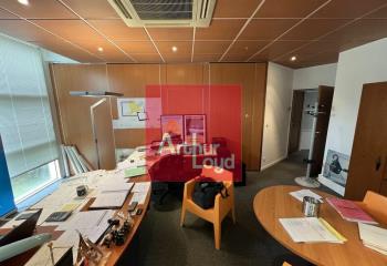 Location bureaux - Proche Tours, bus et parking  à Saint-Cyr-sur-Loire - 37540