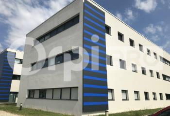Location de bureaux  à Saint-Cyr-sur-Loire - 37540