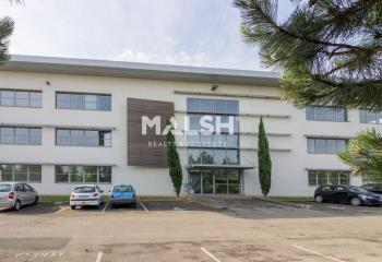 Location bureaux - Proche bus et autoroute A450  à Saint-Genis-Laval - 69230