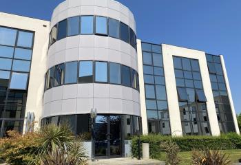 Location bureaux - Proche Rennes, accès Rocade Nord et Saint-Malo  à Saint-Grégoire - 35760