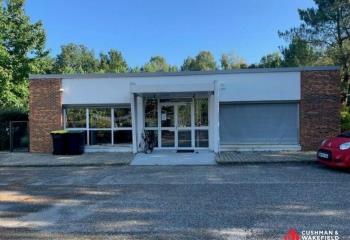 Location bureaux - Proche Rocade sortie 12  à Saint-Jean-d'Illac - 33127