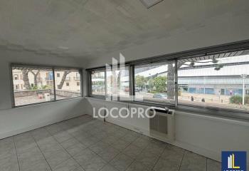 Location de bureaux - Proche Cap 3 000  à Saint-Laurent-du-Var - 06700
