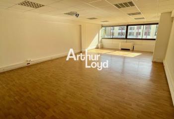 Location bureau (06700) - 90 m²  à Saint-Laurent-du-Var - 06700