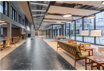 Location bureaux - Proche Mairie et Métro L13 et L14  à Saint-Ouen - 93400