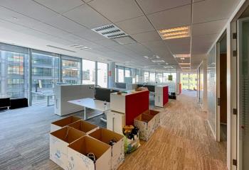 Location bureaux - Proche RER et Métro  à Saint-Ouen - 93400