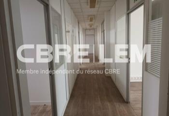 Location bureaux - Proche autoroutes A131, A29 et A10