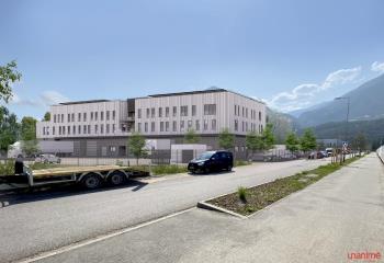 Location bureaux neufs - Proche Grenoble, bus et autoroute A48