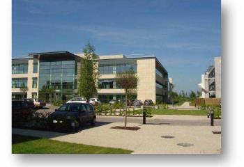 Location bureaux - Proximité RER A Val d'Europe et autoroute A4  à Serris - 77700