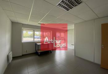 Location bureaux - Proche bus et lignes N19, N104  à Servon - 77170