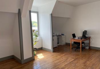 Location bureaux centre-ville - Proche gare, autoroutes et aéroport  à Soissons - 02200