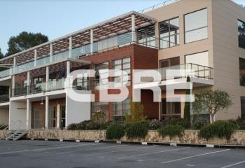 Location bureaux - Proche autoroute A8 et transports en commun  à Sophia Antipolis - 06560