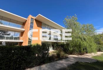 Location bureaux - Proche autoroute A8 et gare routière  à Sophia Antipolis - 06560