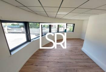 Location bureaux - Proximité A89 et accès immédiat