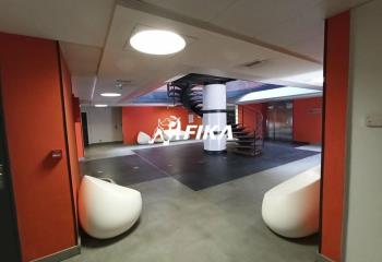 Location de bureaux - Idéalement desservi par les transports