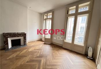 Location bureaux -  Au cœur du quartier Saint-Étienne  à Toulouse - 31000