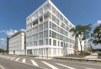 Location bureaux - Cartoucherie, proche Rocade Ouest et Tramway  à Toulouse - 31000