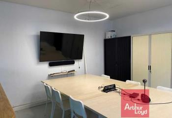 Location de bureaux - bus Lassalle au pied de l'immeuble  à Toulouse - 31000