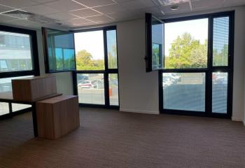 Bureaux à louer à Nord - Aéronef - Proche gare TGV  à Tours - 37000