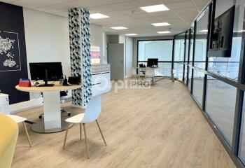 Location de bureau dans le hall de l'aérogare  à Uzein - 64230