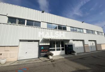 Location bureaux - Parc Georges Rougé, proche Rocade Est  à Vaulx-en-Velin - 69120