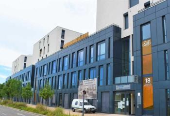 Location bureaux - Carré de Soie, proche BUE et transports  à Vaulx-en-Velin - 69120