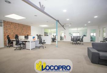 Location bureaux - Proche autoroute  à Venelles - 13770