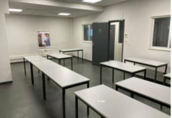 Location de bureaux refaits à neufs -  à Vénissieux - 69200