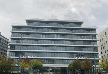 Location bureaux - Proche métro D et Tram T4  à Vénissieux - 69200