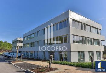 Location bureaux - Proche Éguilles et Aix-en-Provence, accès D10  à Ventabren - 13122