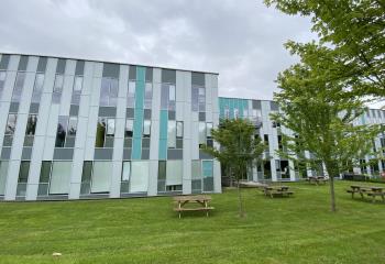 Location bureaux - Proximité centre commercial et axe Rennes-Angers  à Vern-sur-Seiche - 35770
