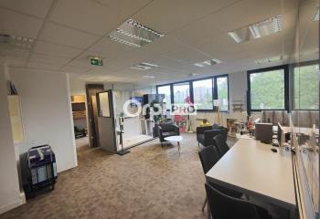 Location bureaux à - Accès A86 et bus