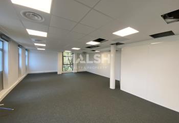Location bureaux - Proche centre-ville, gare et autoroutes  à Vienne - 38200