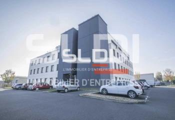 Location bureaux - Proche gare et autoroute A6  à Villefranche-sur-Saône - 69400