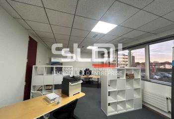 Location bureaux - Proche A6 et zone industrielle