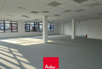 Location bureaux - Proche autoroute A6 et gare SNCF  à Villefranche-sur-Saône - 69400