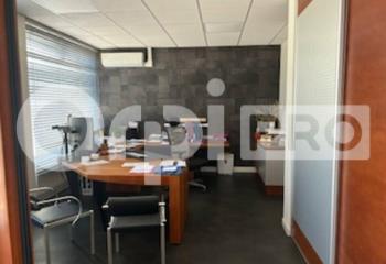 Location bureau (69400) - 227 m²