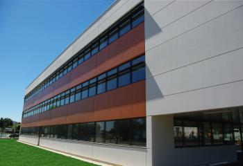 Location bureaux - Proche bus et commerces