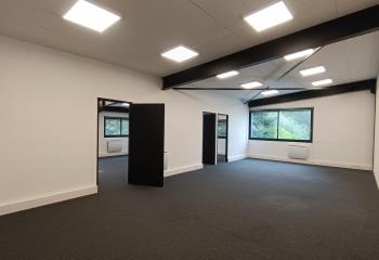 Location bureaux - Parc de la Plaine, proche autoroutes et transports  à Villeneuve-d'Ascq - 59491